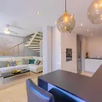 Beachfront 3br With Direct Access East 別荘 マルベーリャ