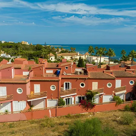 Nyaraló Beautiful Frontline Townhouse *