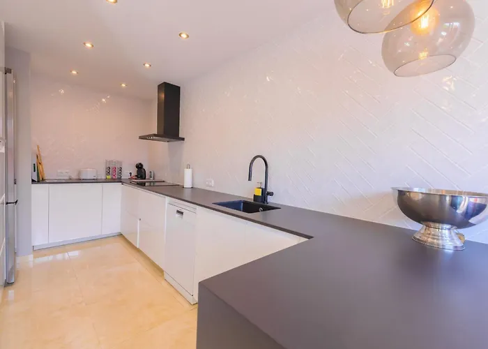Beautiful Frontline Townhouse Feriehus *