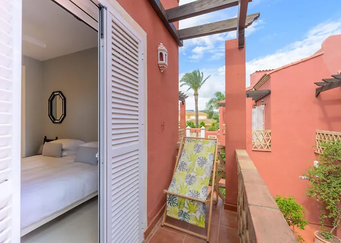 Feriehus Beautiful Frontline Townhouse Marbella