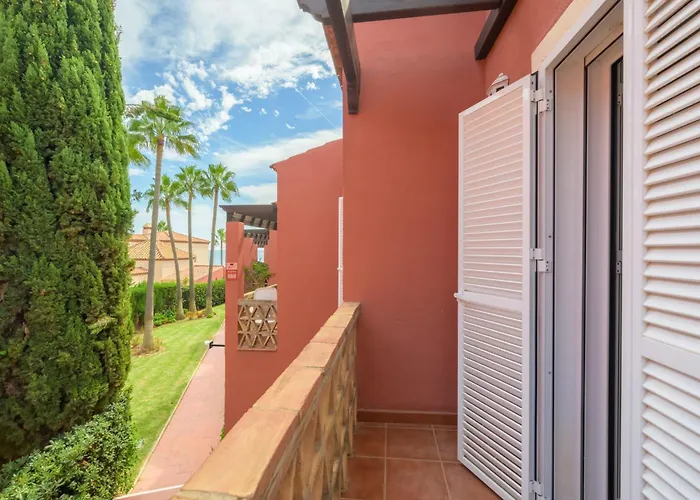 Nyaraló Beautiful Frontline Townhouse *