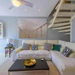 Beachfront 3br With Direct Access East
