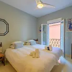 Beachfront 3br With Direct Access East *