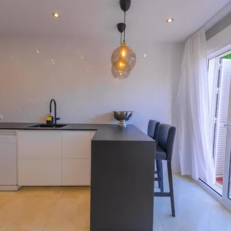 بيت للعطل Beautiful Frontline Townhouse *