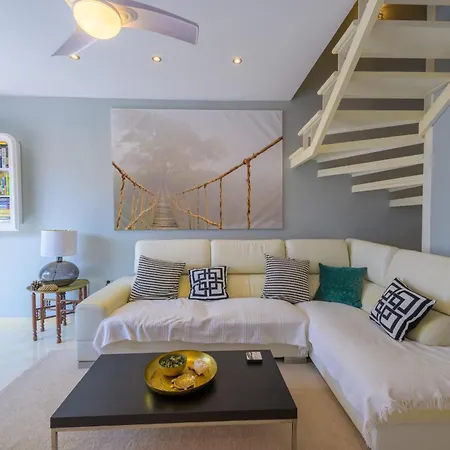 Beautiful Frontline Townhouse 度假居 马尔韦利亚