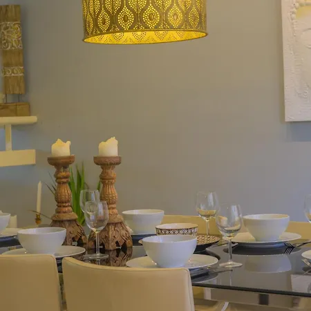 Beautiful Frontline Townhouse *