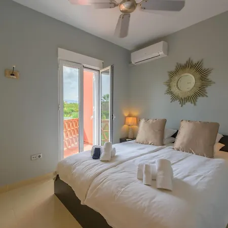 Nyaraló Beachfront 3br With Direct Access East Marbella