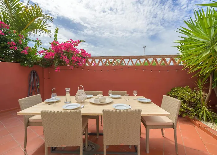 Beautiful Frontline Townhouse * マルベーリャ