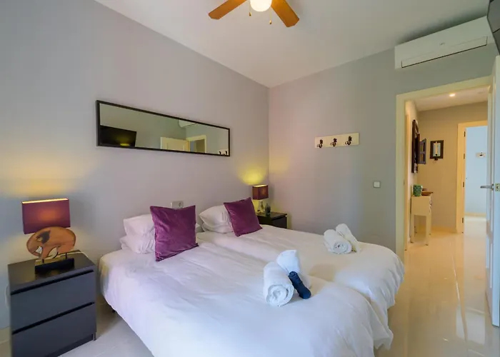 Beautiful Frontline Townhouse マルベーリャ