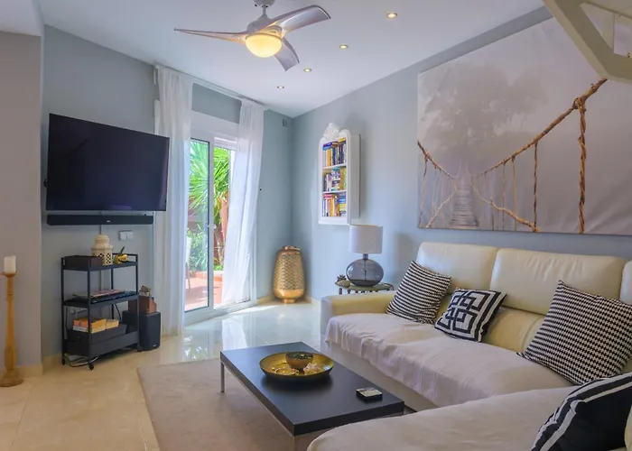 Beautiful Frontline Townhouse 度假居 *