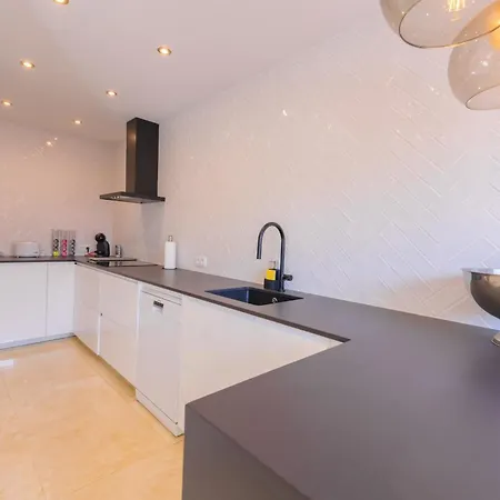 Σπίτι διακοπών Beachfront 3br With Direct Access East Μαρμπέλλα